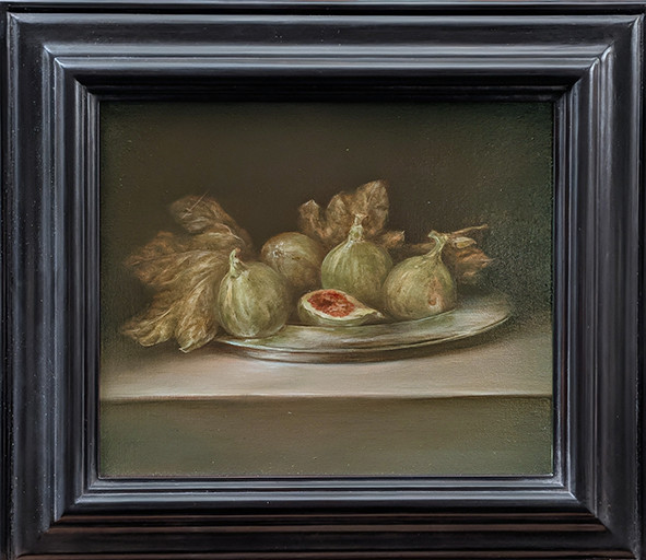 Florentine Verdino figs on a silver plate by Tanja Moderscheim Florentine Verdino figs on a silver plate by Tanja Moderscheim